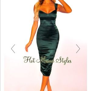 Hunter Green Satin Sweetheart Ruched Dress
